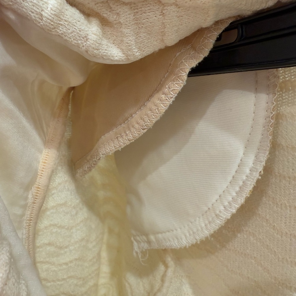 St. John Collection Ivory Wave Pattern Blazer - image 8